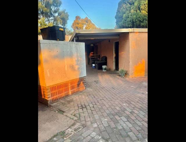 9 BEDROOM HOUSE FOR SALE IN KEMPTON PARK EXT 02